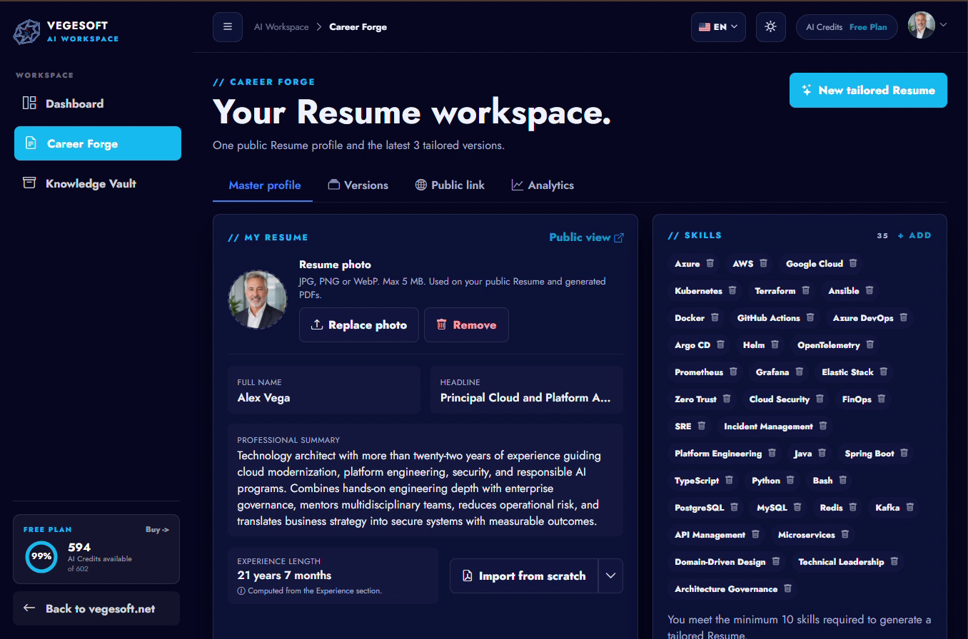 Career Forge recorriendo automáticamente las cinco secciones importadas del perfil